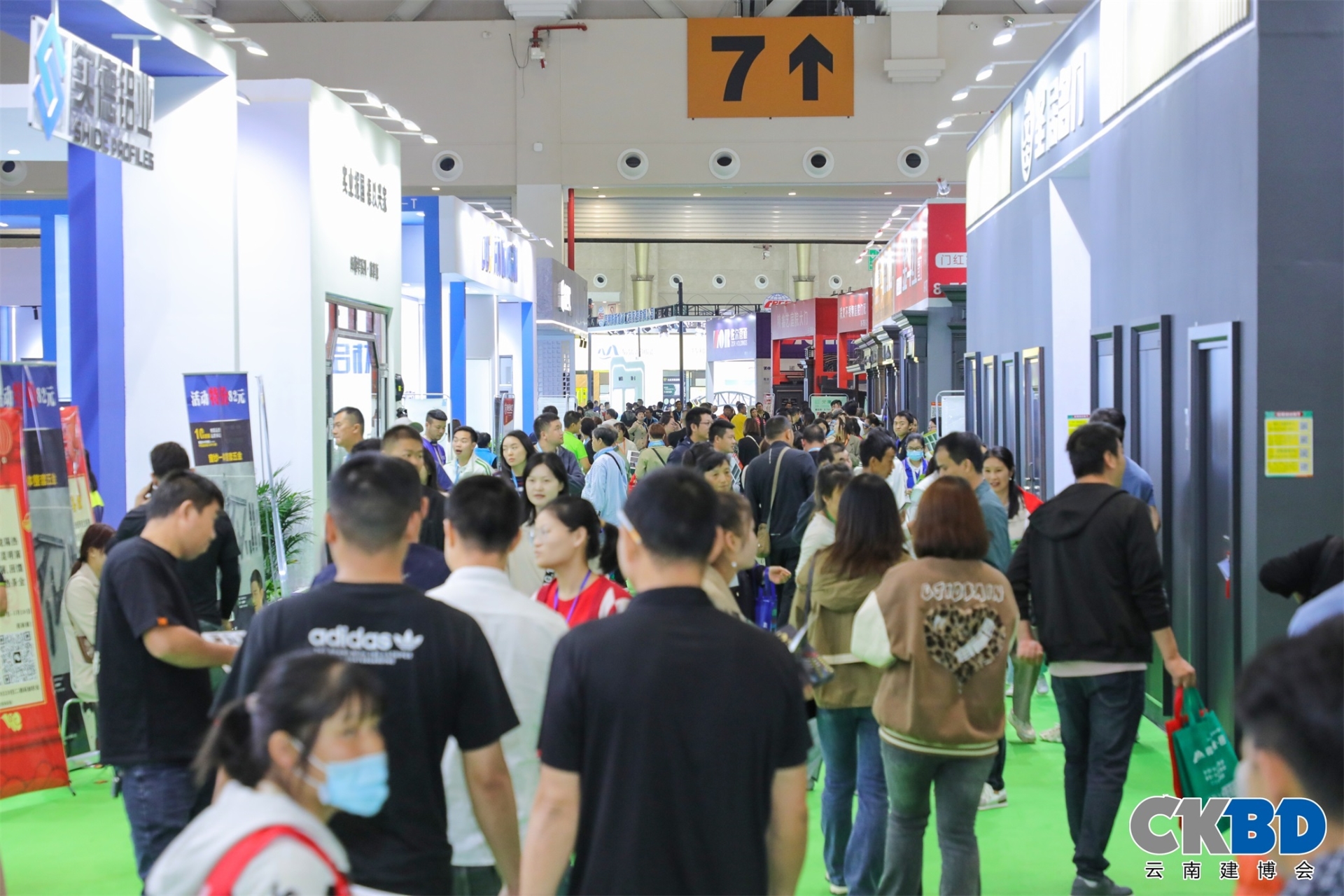 现场照片.jpg 现场照片.jpg